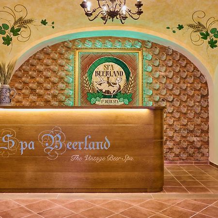 Spa Beerland - At The Golden Lamb Bed & Breakfast Plzen Luaran gambar