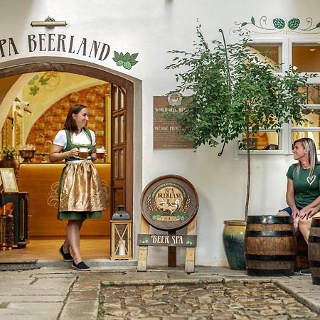 Spa Beerland - At The Golden Lamb Plzen Luaran gambar
