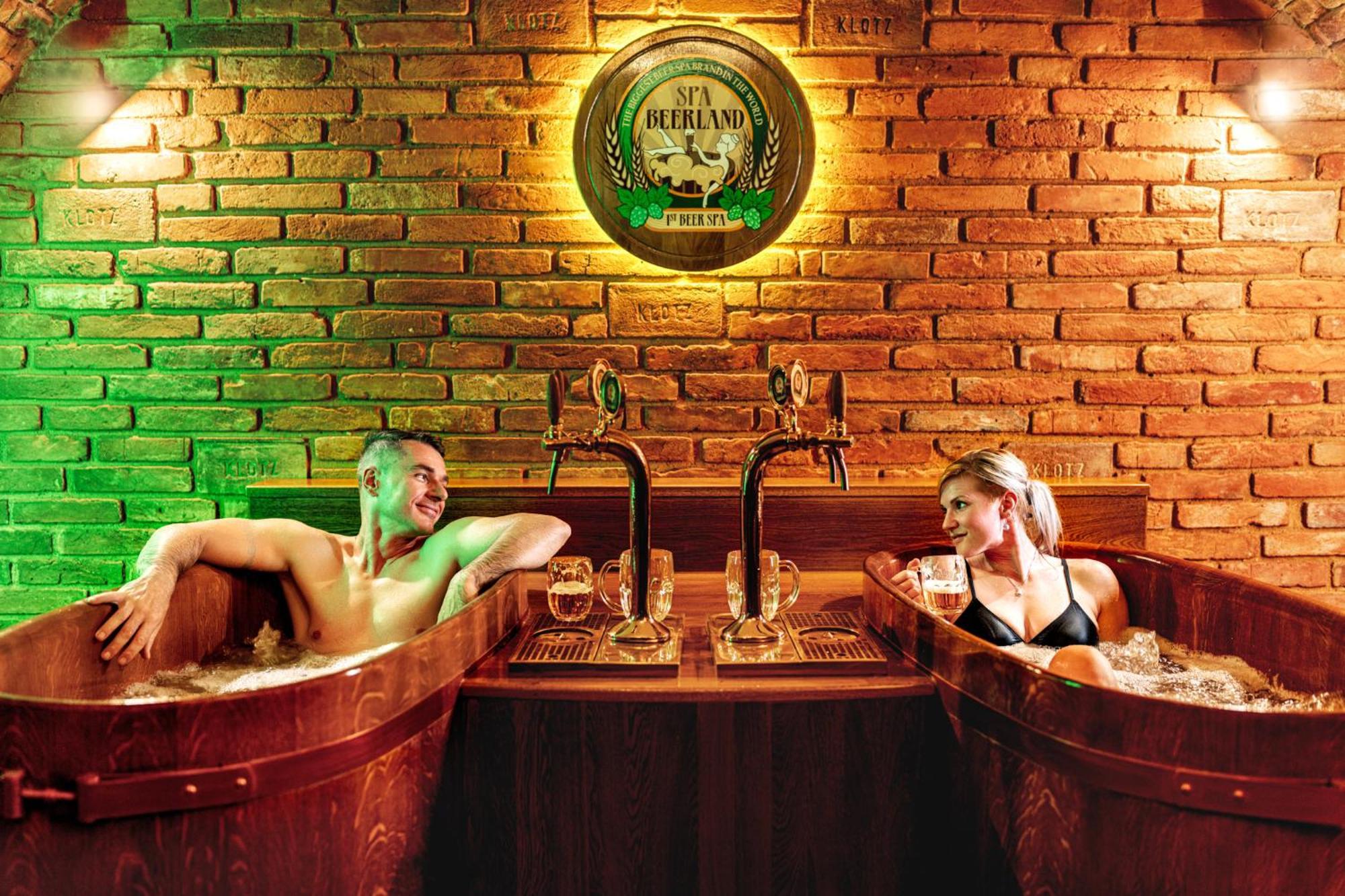 Spa Beerland - At The Golden Lamb Bed & Breakfast Plzen Luaran gambar