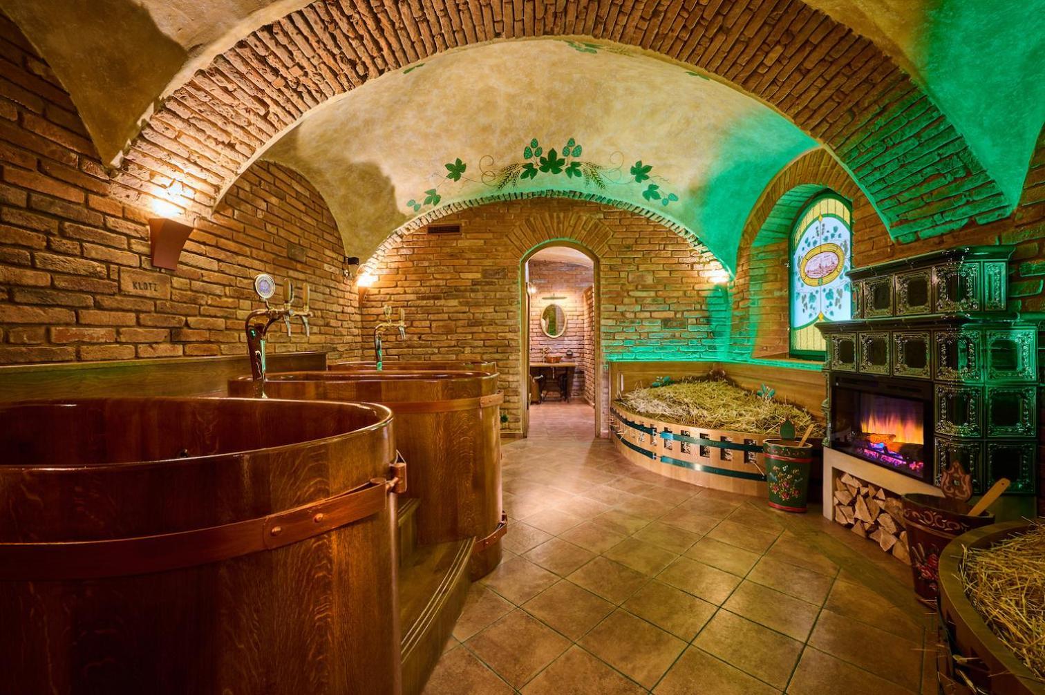 Spa Beerland - At The Golden Lamb Plzen Luaran gambar