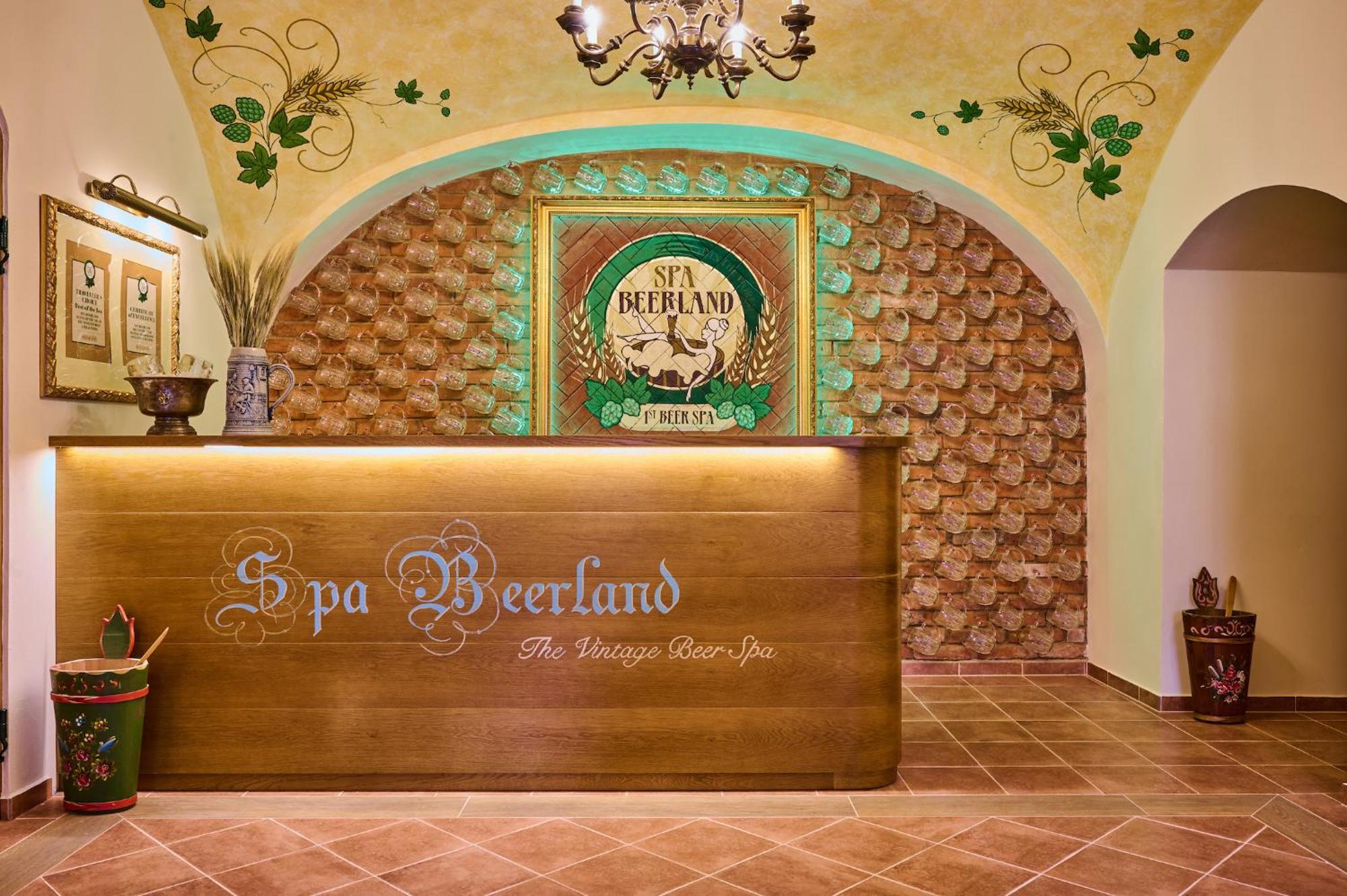 Spa Beerland - At The Golden Lamb Plzen Luaran gambar